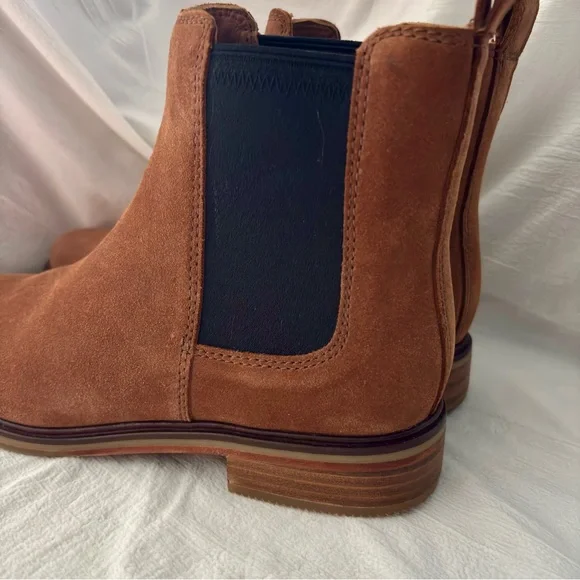 Clarks Women’s Arlo Chelsea Boots Suede Leather Size 10 Pull On - Picture 5 of 13